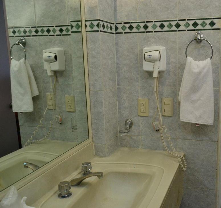Hotel Zafra Torreón Extérieur photo