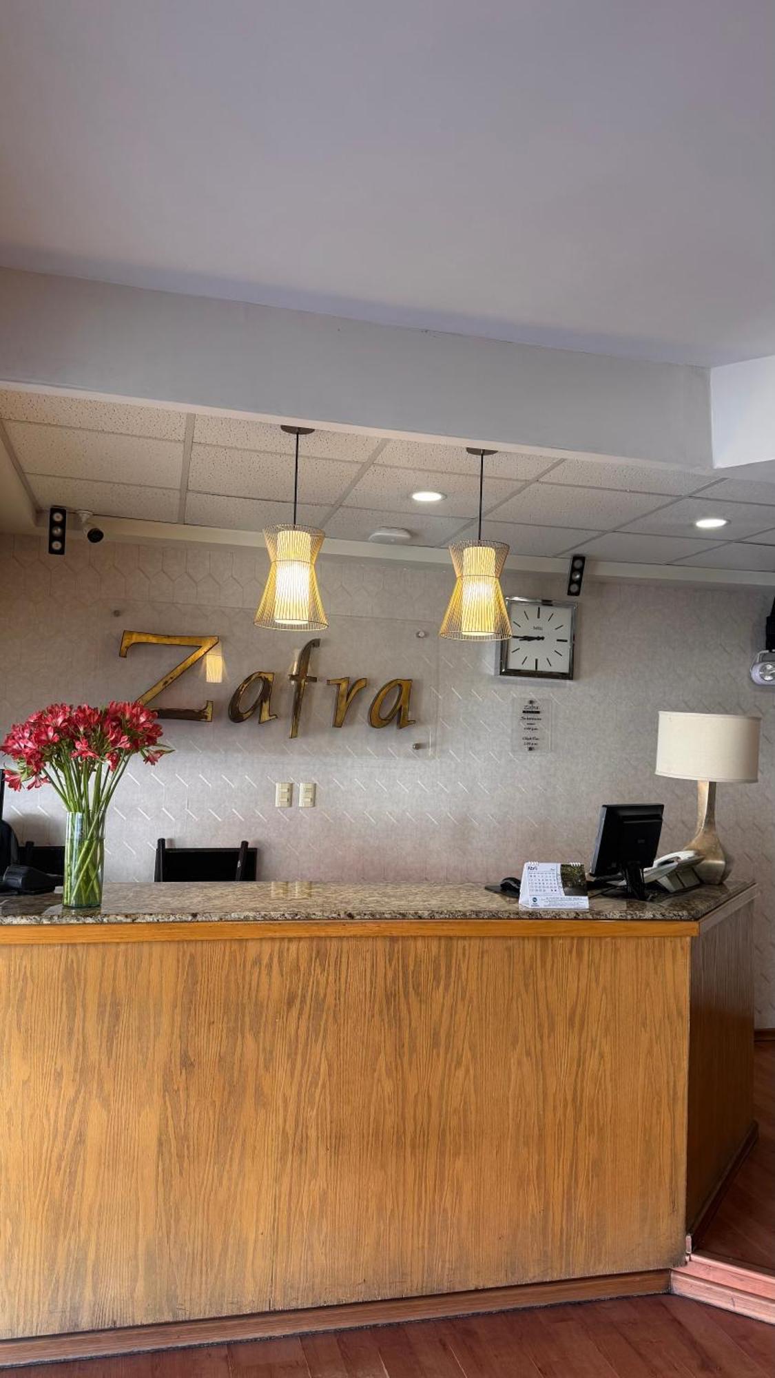 Hotel Zafra Torreón Extérieur photo